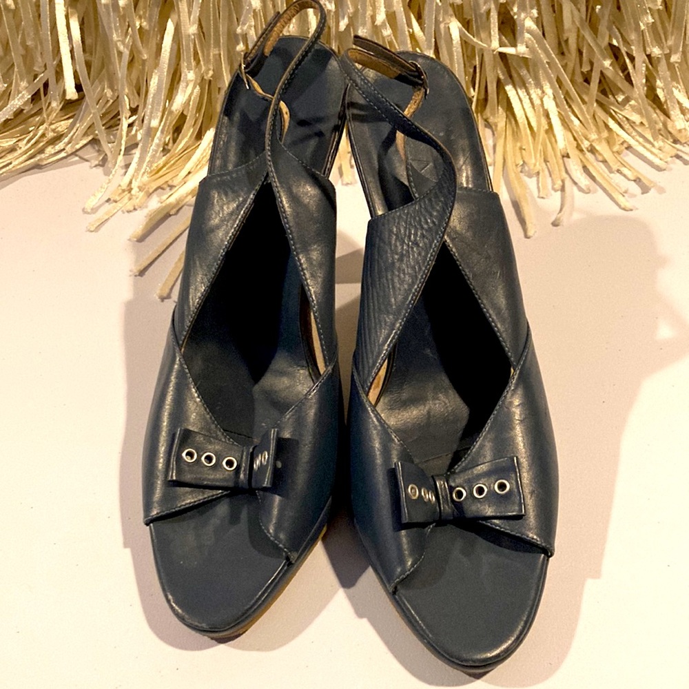Matiko Blue Shoes Fits 9.5 to 10 Medium